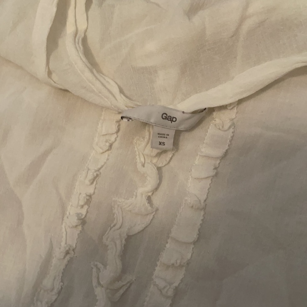 White blouse - Picture 2 of 4